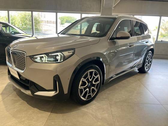 BMW iX1 ELÉTRICO eDRIVE20 X LINE BMW iX1 ELÉTRICO eDRIVE20 X LINE